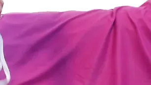 Распутная девица CuteRaisa сексуально обнажается