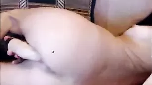 Загорелая стерва куражится в привате candybb