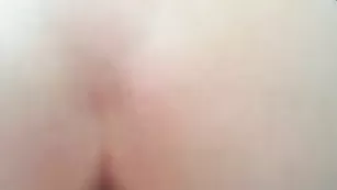 Жаркая бестия Jenny ебется в попку