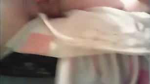 Русская давалка Юлька долбится в анальное отверстие