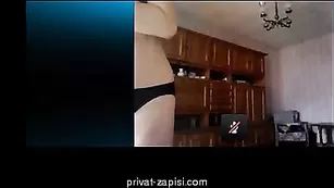 Украинская давалка Маша Пинчук массирует грудь