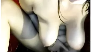 Пылая дамочка ласкает бритую писечку LiLU_DALLAS