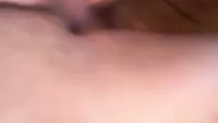 Шальная девочка Jenny глубоко сосет член