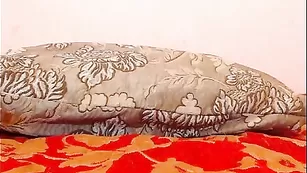 Шикарная барышня SexNika развлекается с фаллосом