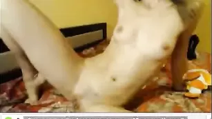 Обнаженная девка мастурбирует пилотку ivana36