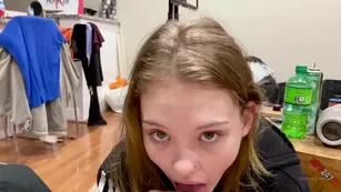 Dani Lynn сосет dick чат для бесплатное порно реальный секс