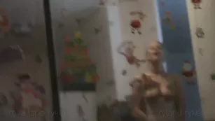 Mya Lane Creeper Fucks Мой Киска Горячее порно реальный секс