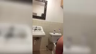 Cassie Starz toilet дилдо мастурбация with anal plug порно реальный секс