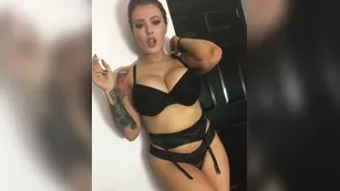 Charley Atwell black bikini & smoke чат для бесплатное порно реальный секс