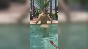 Heidi Grey swimming pool дразнит fully голая snapchat premium порно реальный секс