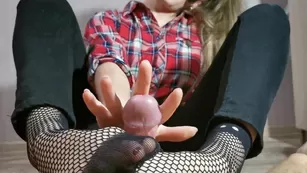 i did a Blowjob & worked w/ my feet hands Adult Webcams premium manyvids porn live sex