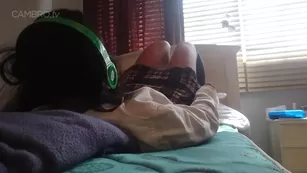 AnnaXNasty cums while watching hentai