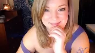 Kori Love masturbating