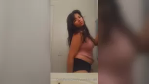 youniklunatik pre shower dances make me happy. chat for free Adult Webcams porn