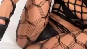 Tata Latina MFC play pussy