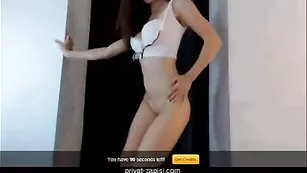 Озорная нимфа Mollykiss1 возбуждает бритыми дырочками