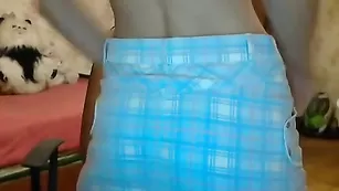 Симпатичная evgeshkanik растягивает ротик