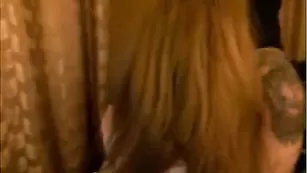 Миленькая FooxTV дразнит пышными сиськами