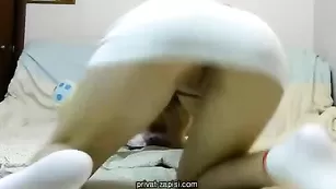 Соблазнительная cezara демонстрирует свои прелести