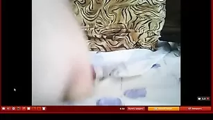 Шикарная сука FURIA18 трахает пизду в привате