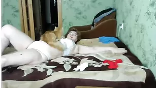 Старушка LUSI77709 позирует в нижнем