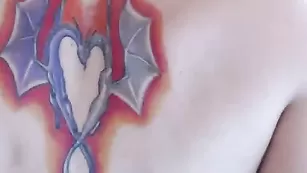 Блаженная малая sexxyhelen трахает оба отверстия в привате