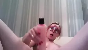 Русская телка Света жарится резиновым хуем