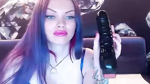 Фантастичная цыпочка escadaxxx обнажает сисечки