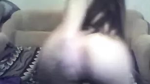 Шальная дамочка Stas_Ya теребит бритые дырочки