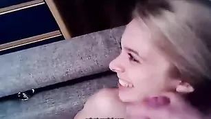 Красивая соска обрабатывает толстый хуй AlbinavsDavid