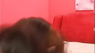 Развратная штучка mereditt снимает нижнее белье