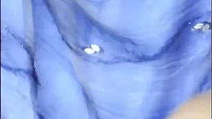 Знойная путана Ammia трахает киску пальчиками