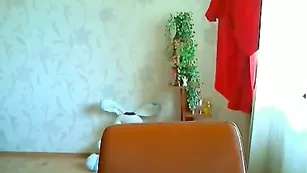 Симпатичная деваха обнажает красивые сиськи himitsu