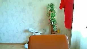 Симпатичная деваха обнажает красивые сиськи himitsu