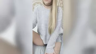 amwf_alice wearing a sweater panties and choker while talking abou Адалт вэбкамс чат для бесплатное порно реальный секс