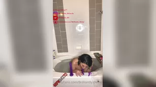 Brilliantly Divine soapy мастурбация in the bathtub with anal plug and дилдо чат для бесплатное порно реальный секс