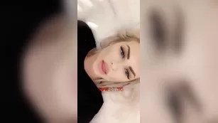 Laynaboo киска play in front of mirror snapchat premium порно реальный секс
