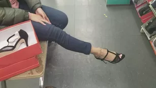 funandgames18 public shoe play Адалт вэбкамс порно бесплатное girls