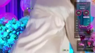 -SexyBounty- полностью показала свое стройное тело