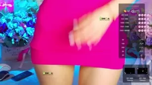 -SexyBounty- очень сексуально и аккуратно засветила свои бритые дольки