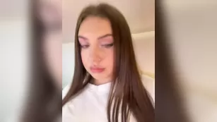 mendi- дрочит сочную письку прямо перед твоим лицом