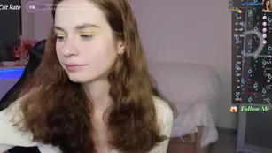 lolliruth облизывает головку член, стараясь не задеть зубами