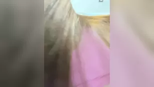 mendi- глубоко и смачно заглатывает резиновый хуй