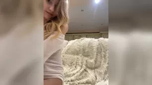 -Lana-Chester- стала раком и вертит своими дрочками перед лицом у тебя