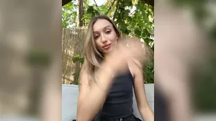 RiaMaryia сучка показала в туалете сиськи с пирсингом