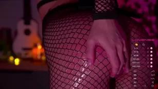 -wellcum- крутой стриптиз с арома маслом