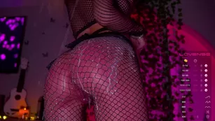 -wellcum- молоко течет по телу словно твоя сперма