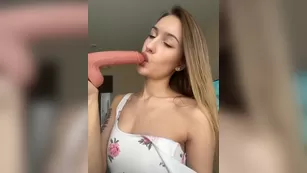 -Lana-Chester- смотри как я хочу твой член в ротик