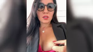 DIVORA охмибод так возбудил милфу, что пришлось дрочить в туалете ресторана