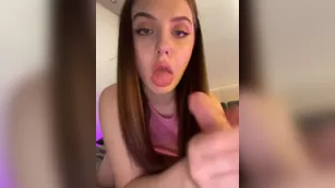 mendi- да, сладкий, кончай уже мне в ротик